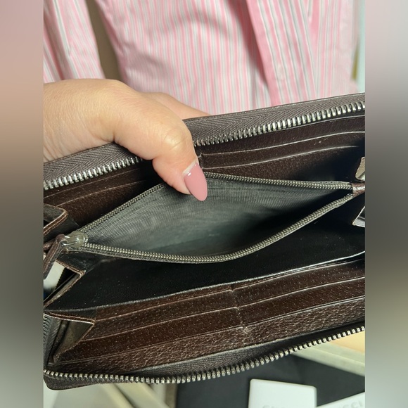 EUC Authentic Gucci monogram zippy wallet ❤️ - Picture 3 of 15